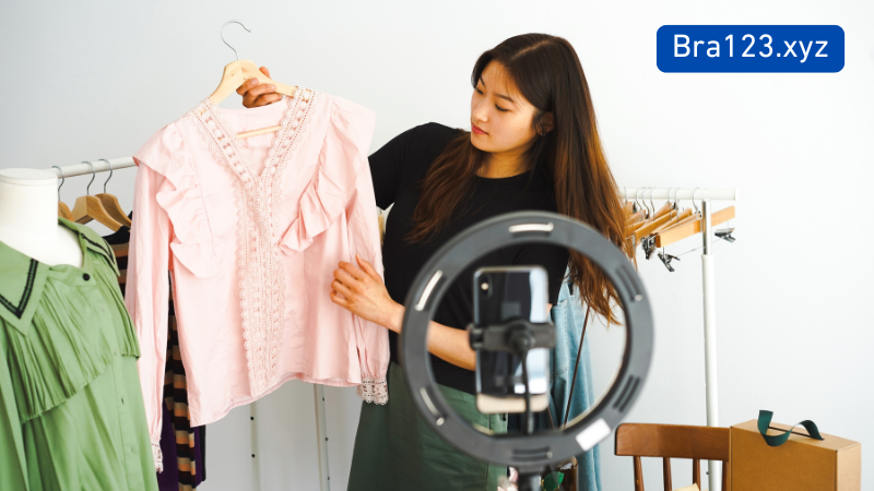 Top 20 Fashion Online Terlaris di Indonesia 2025 – Trend Gamis, Baju Stylish, & Tas Selempang Favorit! | Bra123 1 20 Produk Fashion Online TERBAIK & Paling Laris di Indonesia 2025