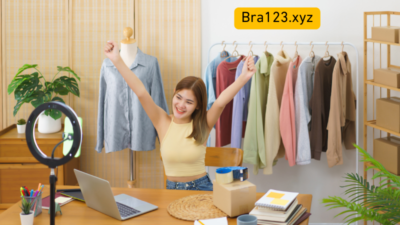 7 Strategi Jualan Baju Online Paling Ampuh agar Cepat Laris & Untung Besar untuk Pemula! | Bra123 1 jualan baju online