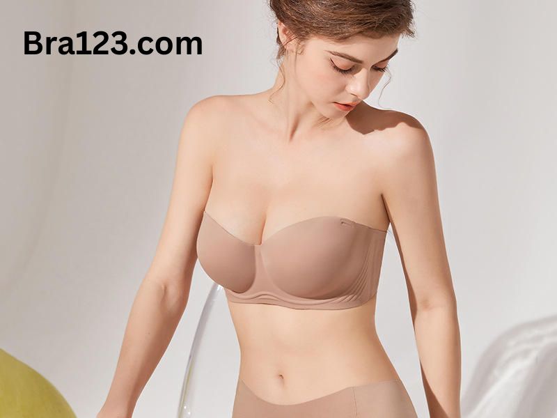 Luar Biasa! 7 Manfaat Fashion Ramah Lingkungan untuk Gaya Keren & Peduli Bumi | Bra123 1 Remaja bergaya dengan fashion ramah lingkungan berbahan daur ulang yang stylish